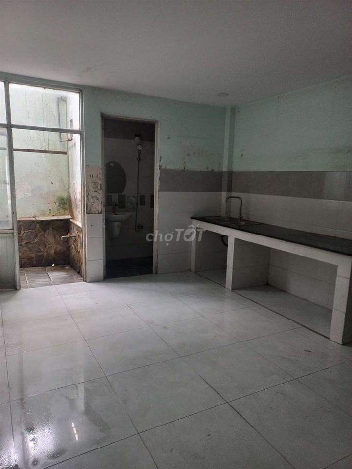 Nhà hẻm xe hơi cách đường chính 30 mét đẹp