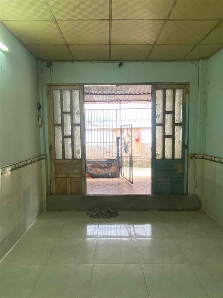 Phòng trọ cách oto 2 bước chân