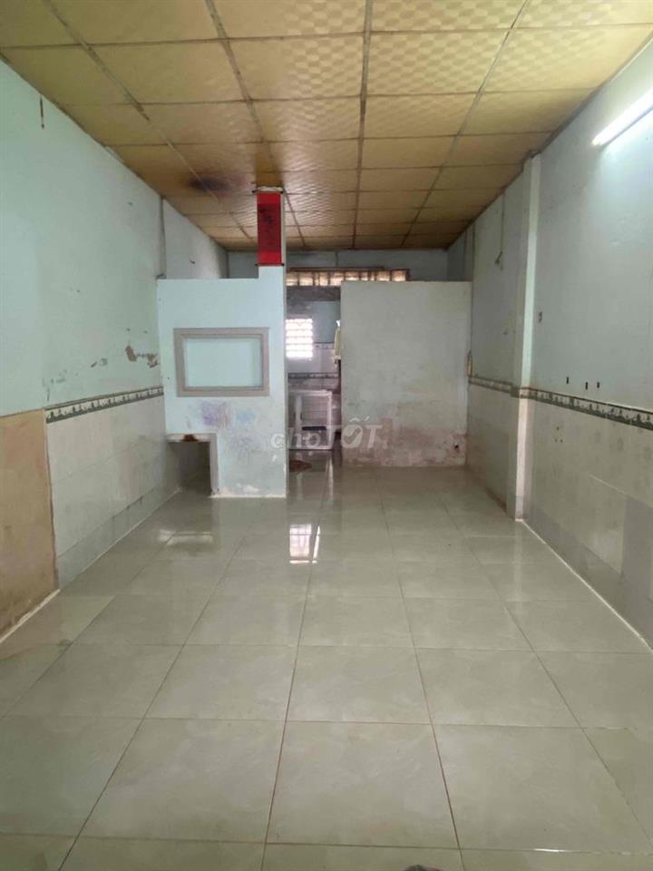 Phòng trọ cách oto 2 bước chân