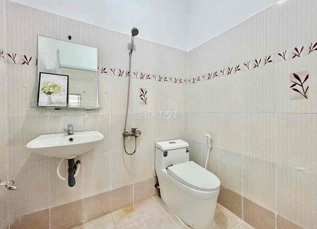 15 Tháng Hoàn Vốn - Luỹ Bán Bích