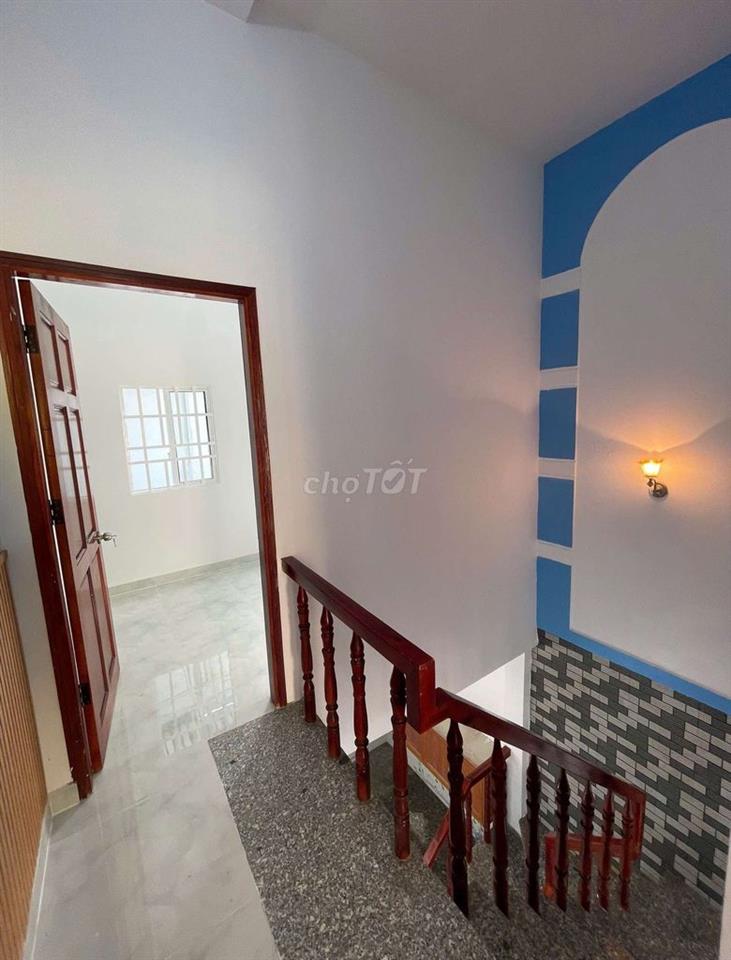 GẤP nhà bán 560tr ở Xuân Thới Sơn Hóc Môn có sân trước và giếng trời