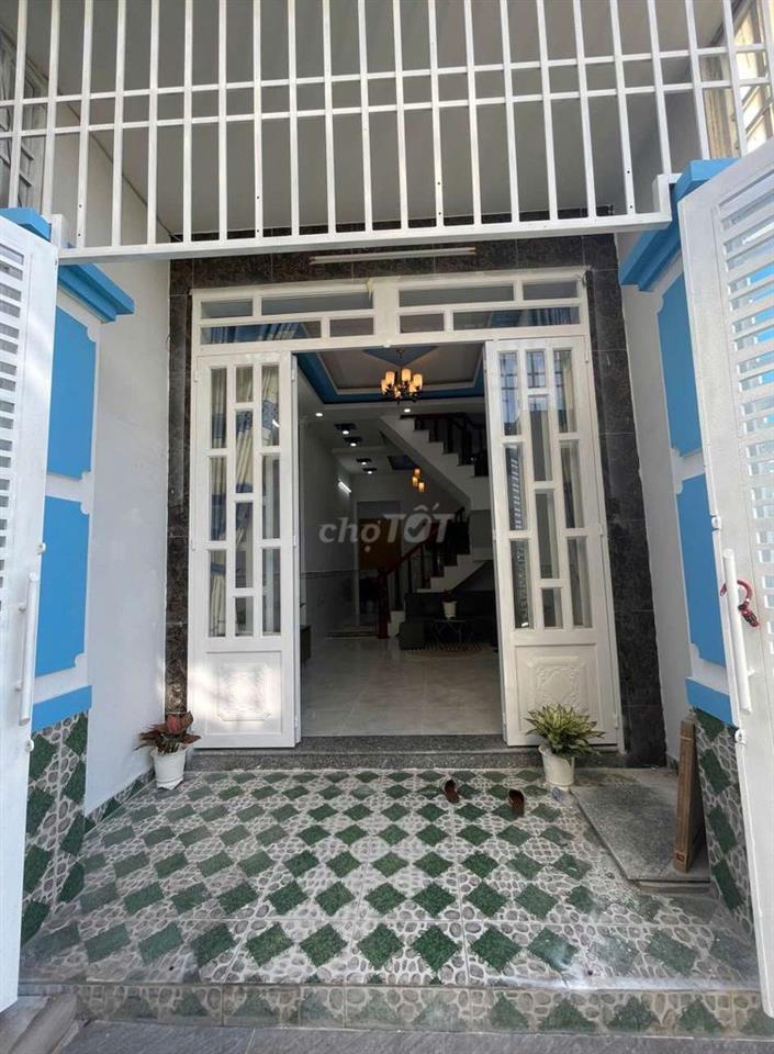 GẤP nhà bán 560tr ở Xuân Thới Sơn Hóc Môn có sân trước và giếng trời