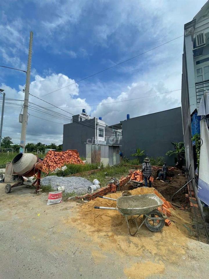 bán đất thổ cư CHÍNH CHỦ 250tr đã xây móng ở gần Hóc Môn