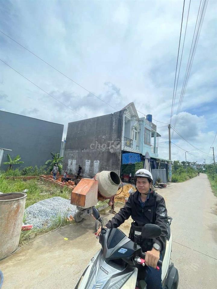 bán đất thổ cư CHÍNH CHỦ 250tr đã xây móng ở gần Hóc Môn