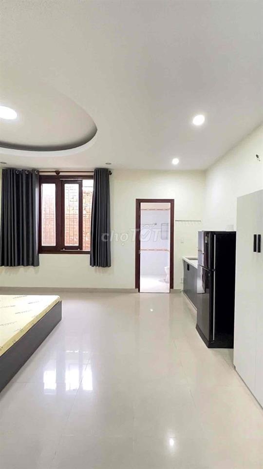 Chính chủ cho thuê phòng đủ nội thất cửa sổ thoáng quận 7