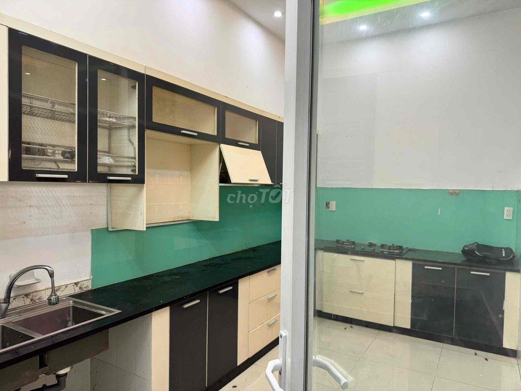 🏠 Cho thuê phòng nhà mặt tiền đường Trung Lang, p12, quận Tân Bình