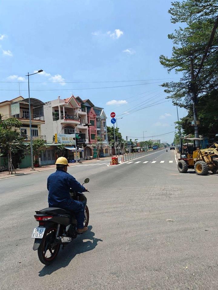 Bán Biệt Thự Mặt tiền Đường Nhánh Nguyễn Ảnh Thủ 368m2 giá 20 tỷ 500