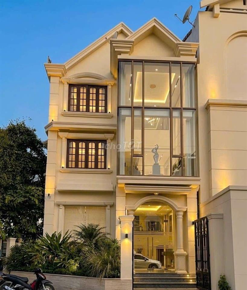 Góc 2 mặt tiền đường Hoa Lan và Phan Xích Long