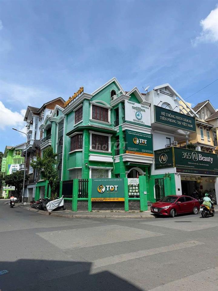 Góc 2 mặt tiền đường Hoa Lan và Phan Xích Long
