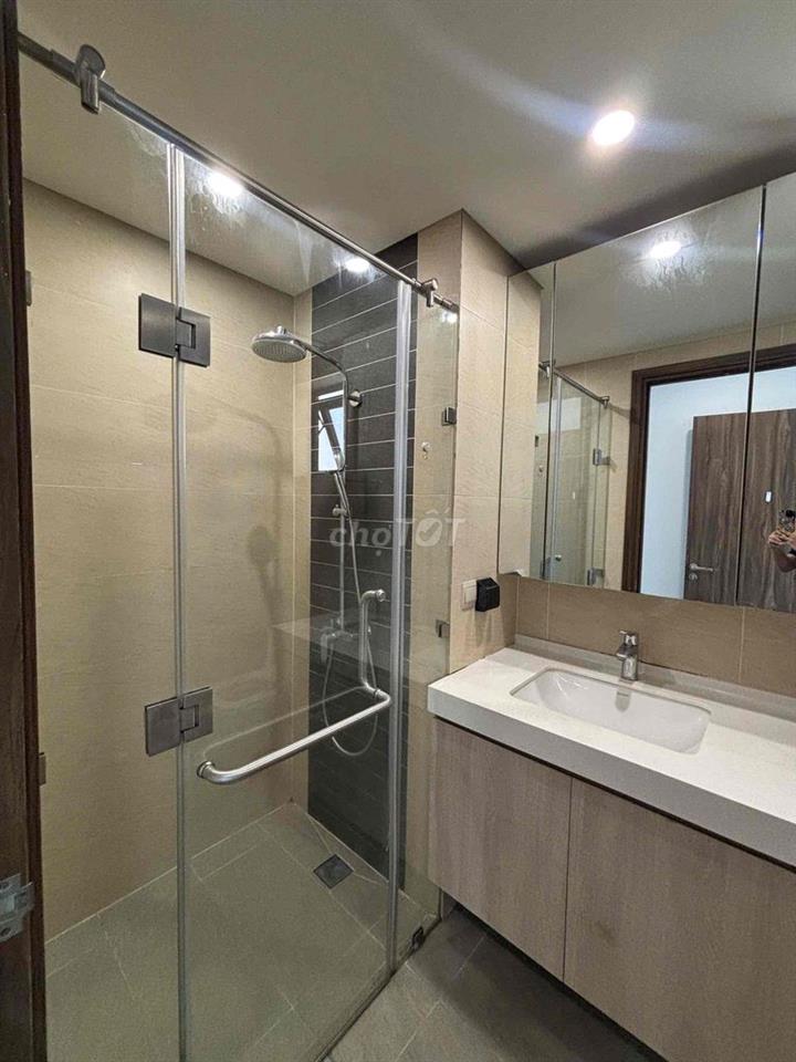 Cho thuê nguyên căn , nhà mới sơn sửa sạch đẹp