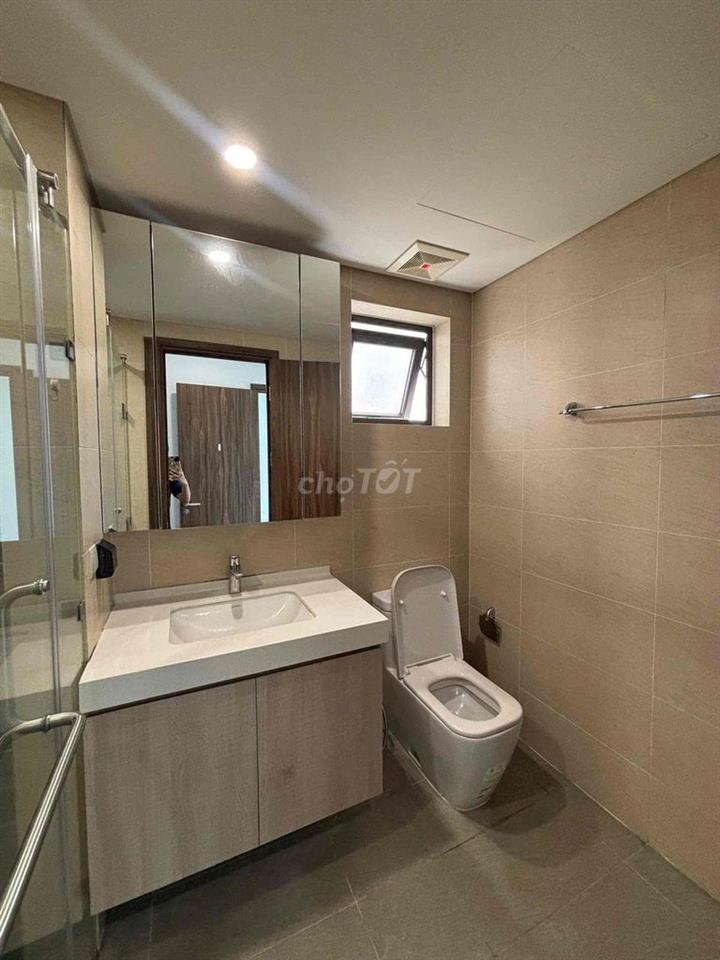 Cho thuê nguyên căn , nhà mới sơn sửa sạch đẹp