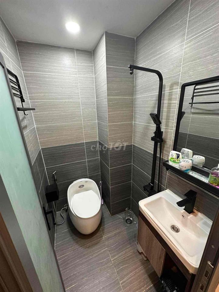 Cho thuê mặt bằng CMT8  mặt tiền đường đông đúc
