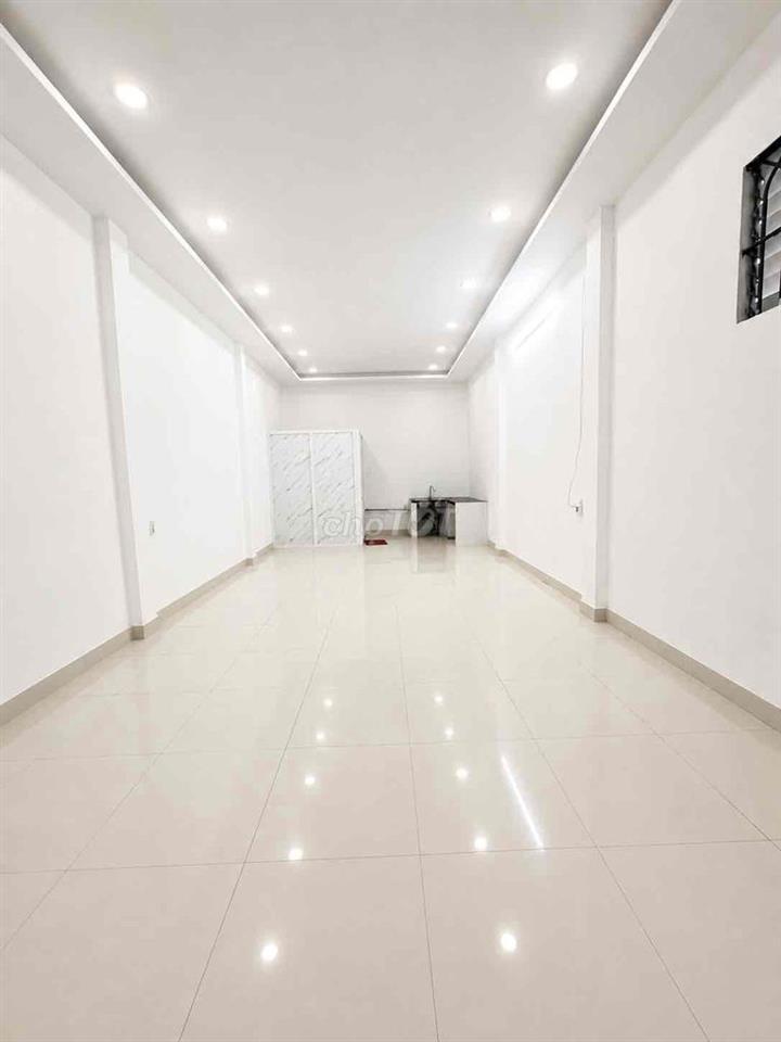 Cần cho thuê nhà TA09 trống suốt