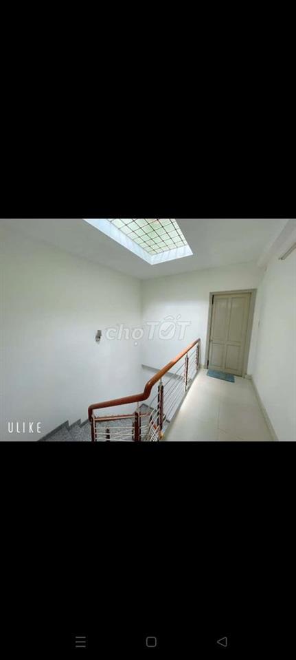 nhà nguyên căn mới đối diện công viên 