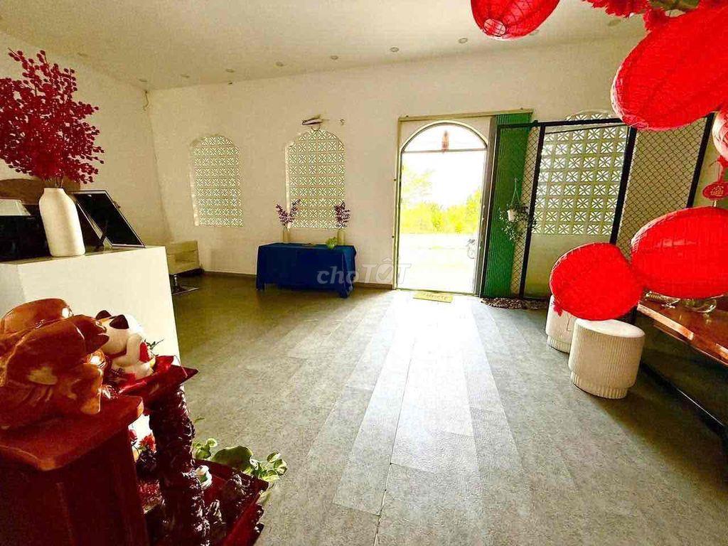 Mặt Bằng làm Kho hoặc Dịch vụ SPA