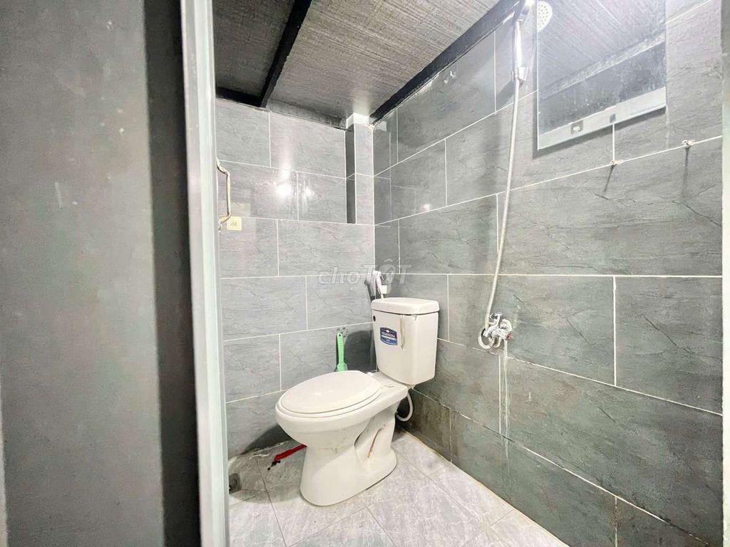 PHÒNG GẦN TRỤC ĐƯỜNG PHAN VĂN TRỊ TRỐNG SẴN Ở LIỀN