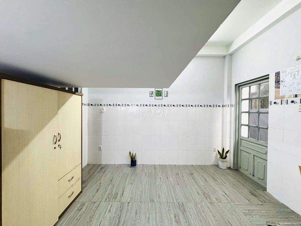 PHÒNG TRỆT FULL NỘI THẤT CÓ SÂN SAU