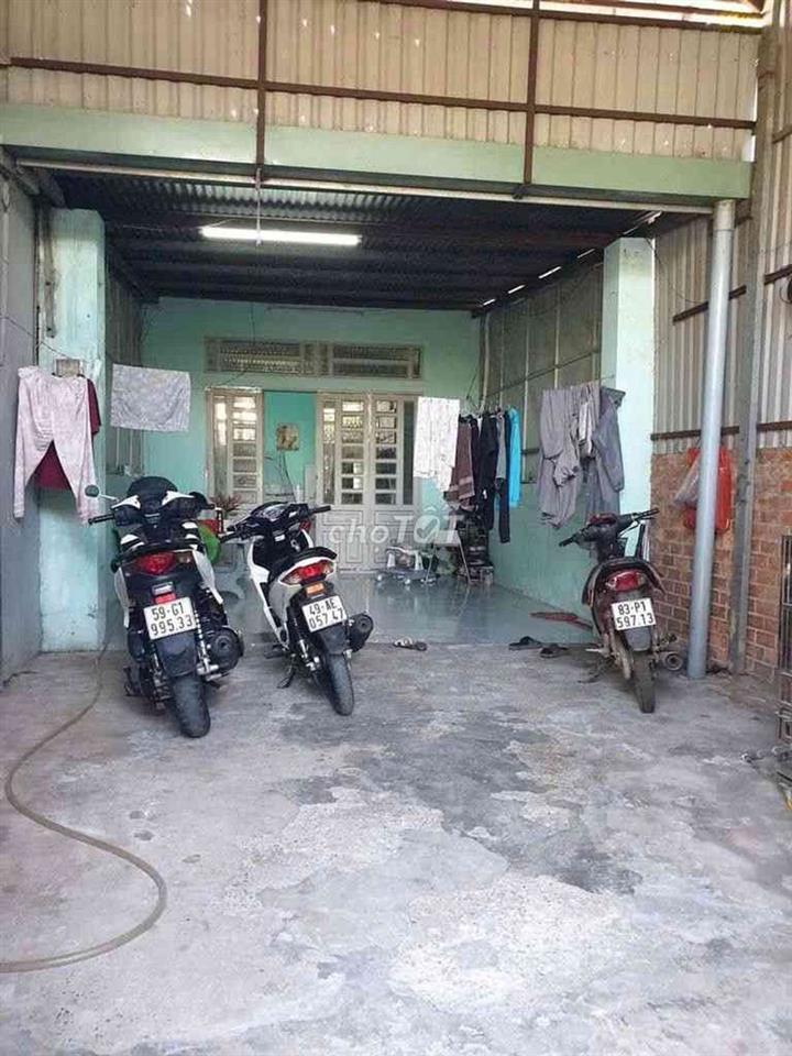 CHỈ NHỈNH 3 TỶ BÁN GẤP NHÀ CẤP 4 GẦN TRẦN VĂN MƯỜI HÓC MÔN 96 M² SHR 
