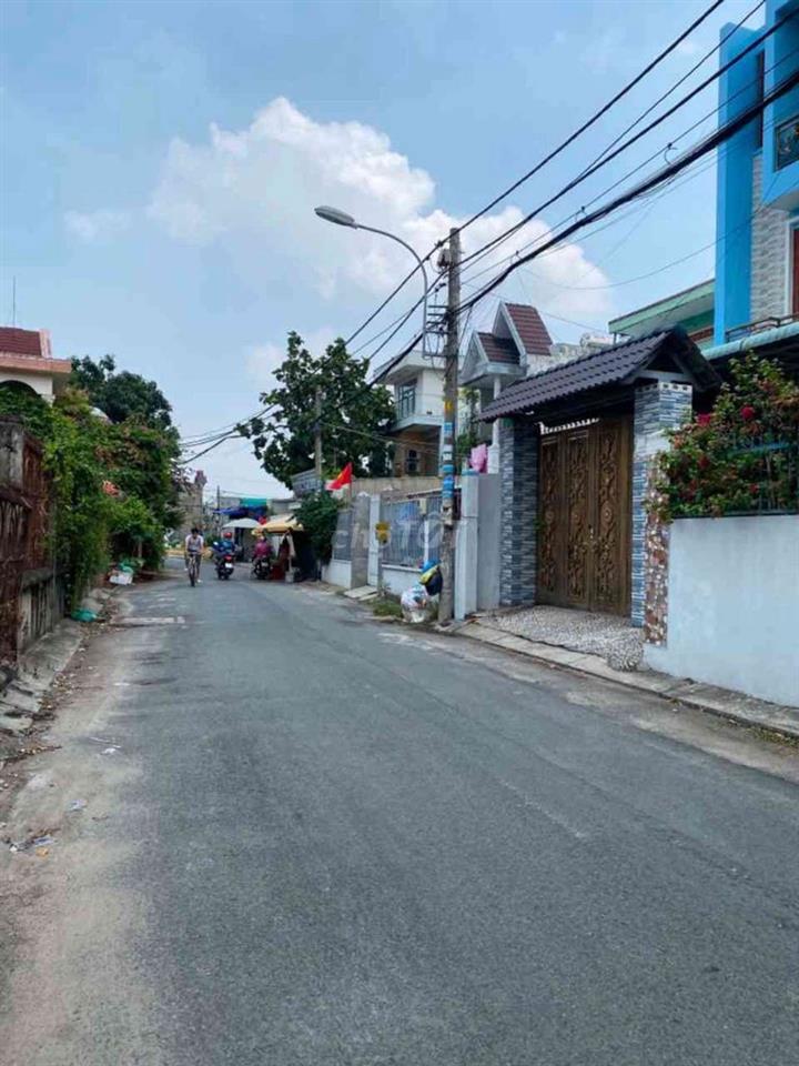 HƠN 4 TỶ NHÀ NGUYỄN THỊ SÁU -HÓC MÔN -HXH _2 TẦNG 100M² SHR
