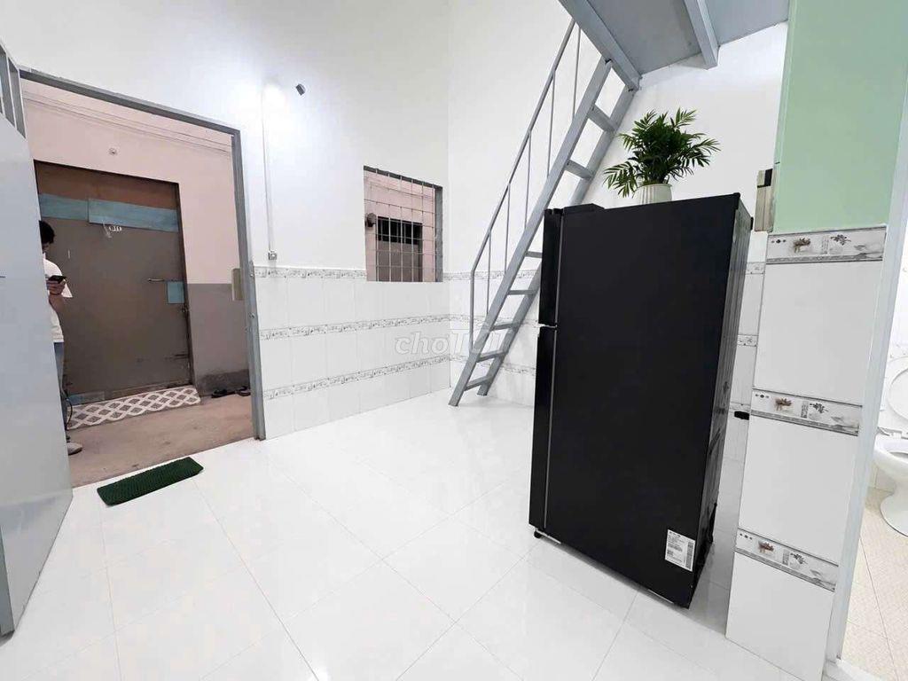 Phòng sẵn máy lạnh đi bộ qua NTTU
