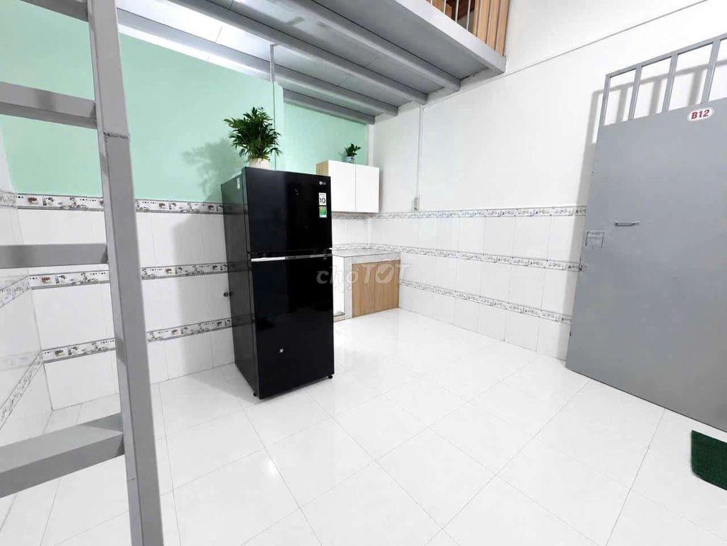 Phòng sẵn máy lạnh đi bộ qua NTTU