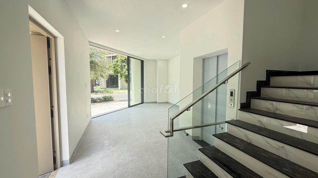 BÁN GẤP NHÀ PHỐ SOHO QUẬN 2.  31 TỶ BAO THUẾ PHÍ , ĐÃ CÓ SỔ 