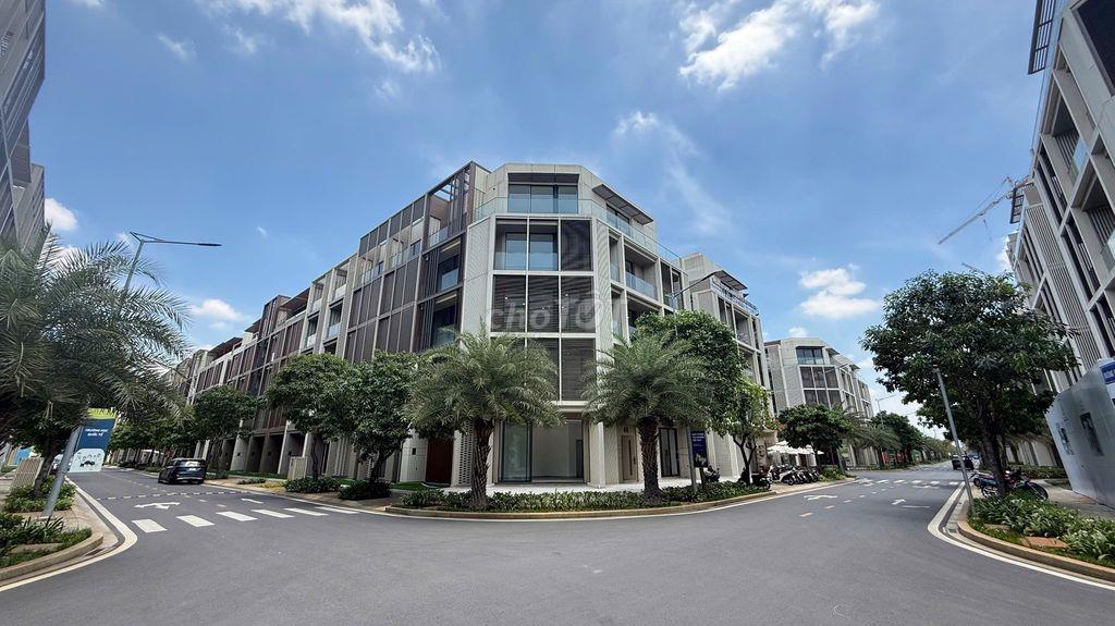 BÁN GẤP NHÀ PHỐ SOHO QUẬN 2.  31 TỶ BAO THUẾ PHÍ , ĐÃ CÓ SỔ 
