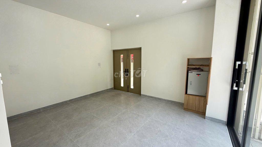 BÁN GẤP NHÀ PHỐ SOHO QUẬN 2.  31 TỶ BAO THUẾ PHÍ , ĐÃ CÓ SỔ 