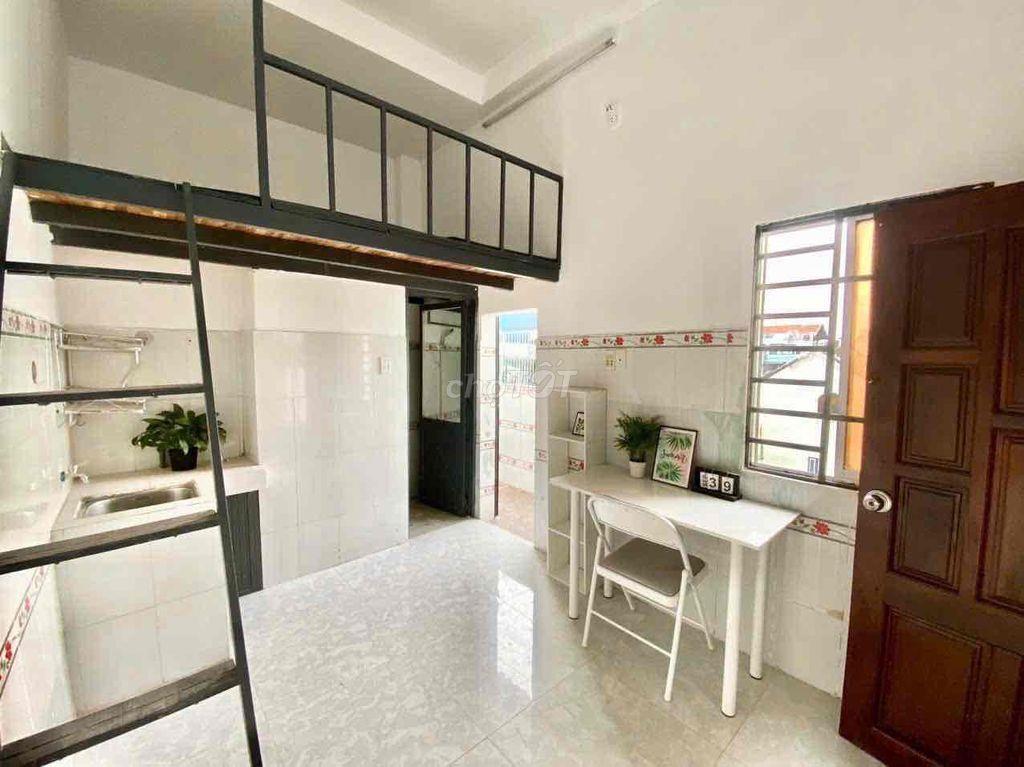 TRỌ BAN CÔNG RIÊNG CỬA SỔ TRỜI SIÊU RỘNG, THOÁNG GẦN ĐẠI HỌC VĂN HIẾN