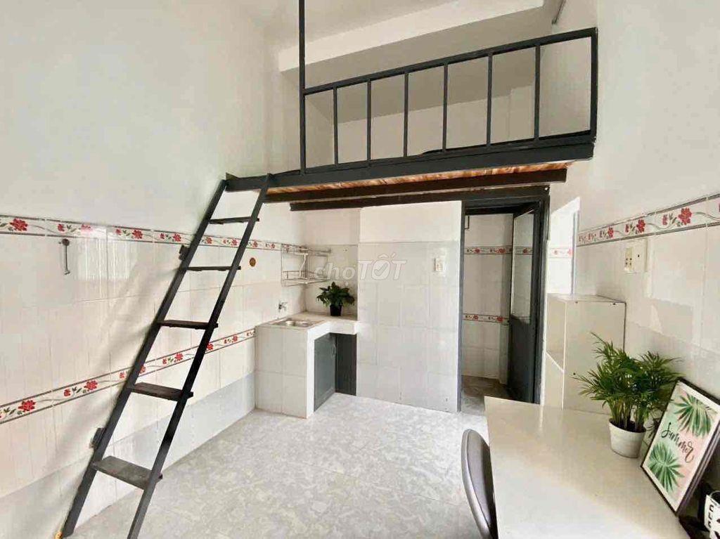 TRỌ BAN CÔNG RIÊNG CỬA SỔ TRỜI SIÊU RỘNG, THOÁNG GẦN ĐẠI HỌC VĂN HIẾN