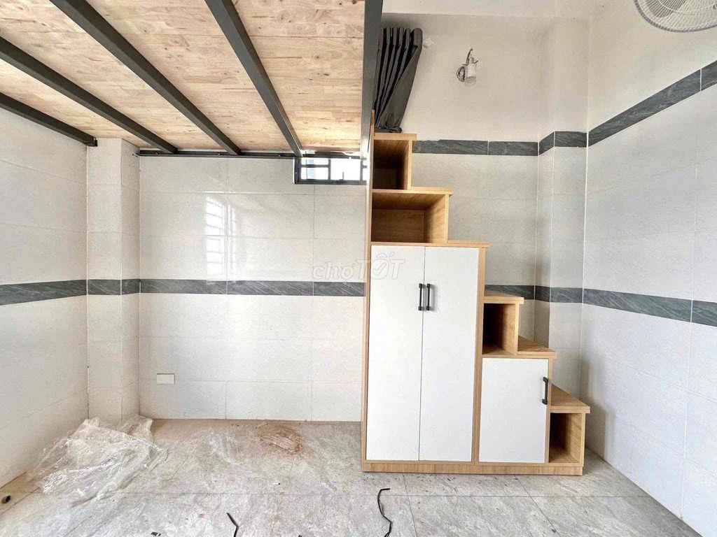 PHÒNG MỚI XÂY CỬA SỔ THOÁNG MÁT - GẦN VÒNG XOAY PHÚ LÂM ĐẠI HỌC MỞ