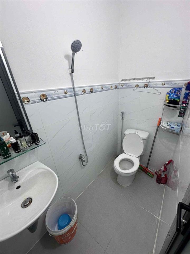 nhà mới đẹp sạch sẽ thoáng mát