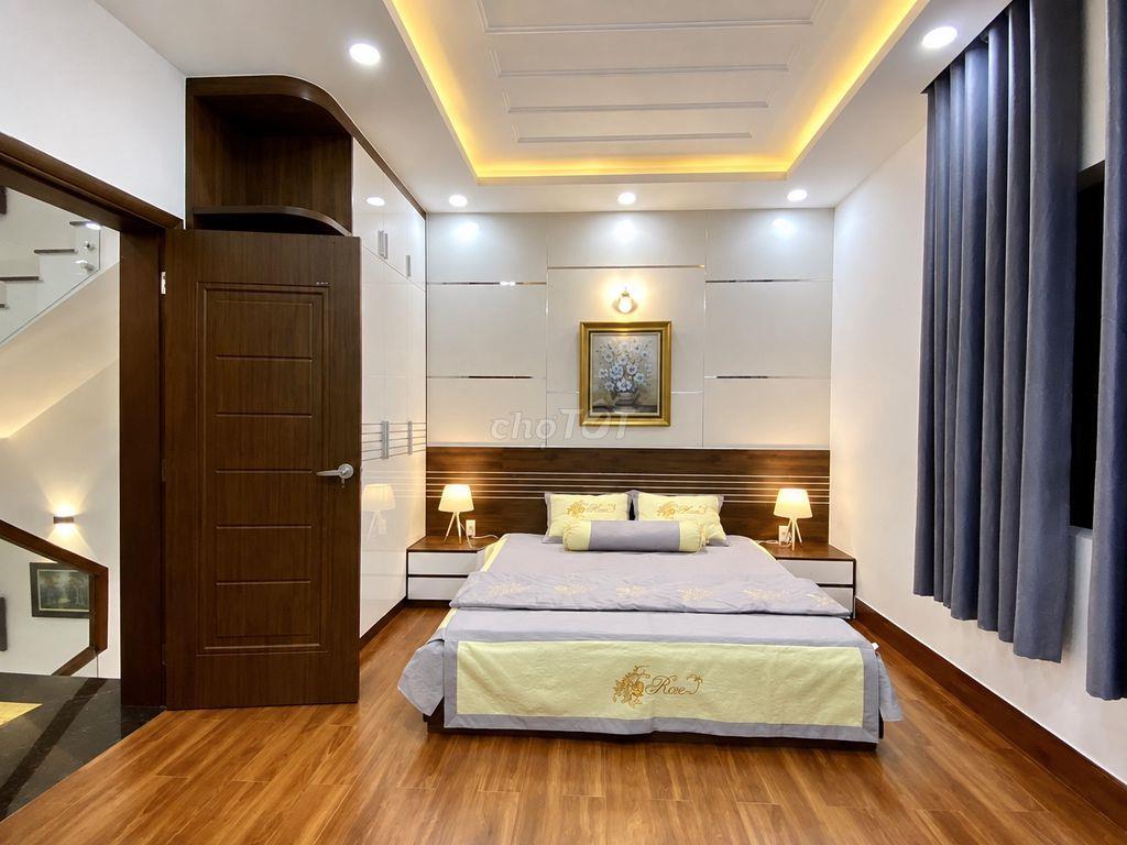 BÁN NHÀ PHỐ ĐẸP HIỆN ĐẠI GẦN QUẬN 7 GIÁ CHỈ DƯỚI 10 TỶ
