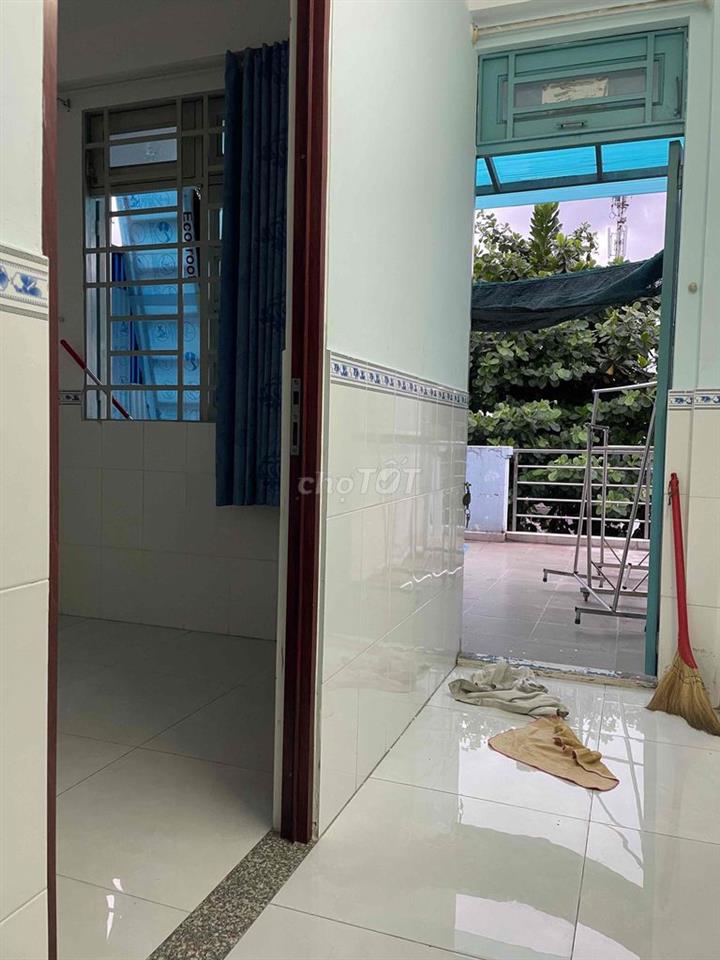 Cho thuê phòng cao cấp gần Đầm Sen
