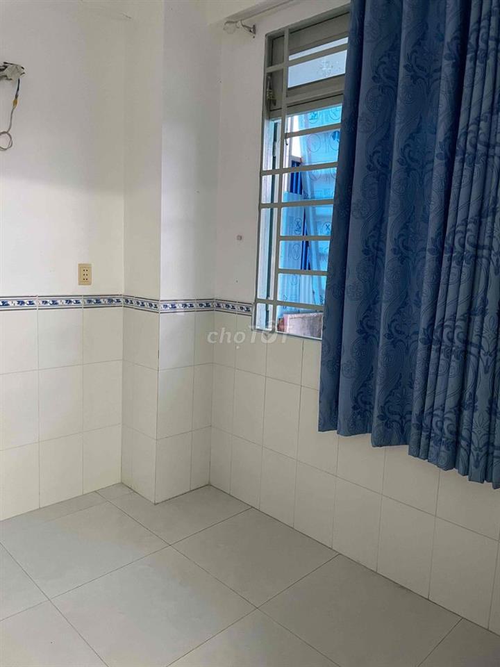 Cho thuê phòng cao cấp gần Đầm Sen