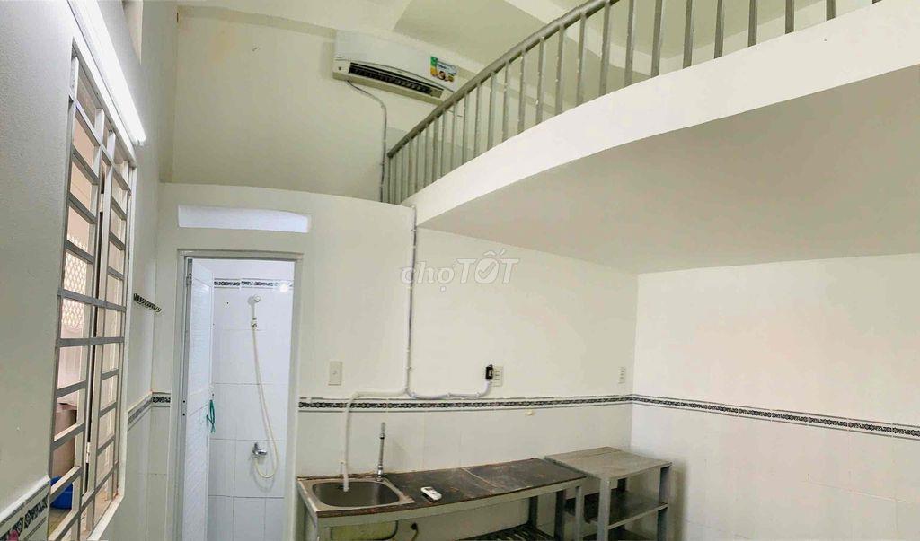 TRỌ GÁC CAO ĐI BỘ ĐẾN ĐH UFM CÓ THANH MÁY