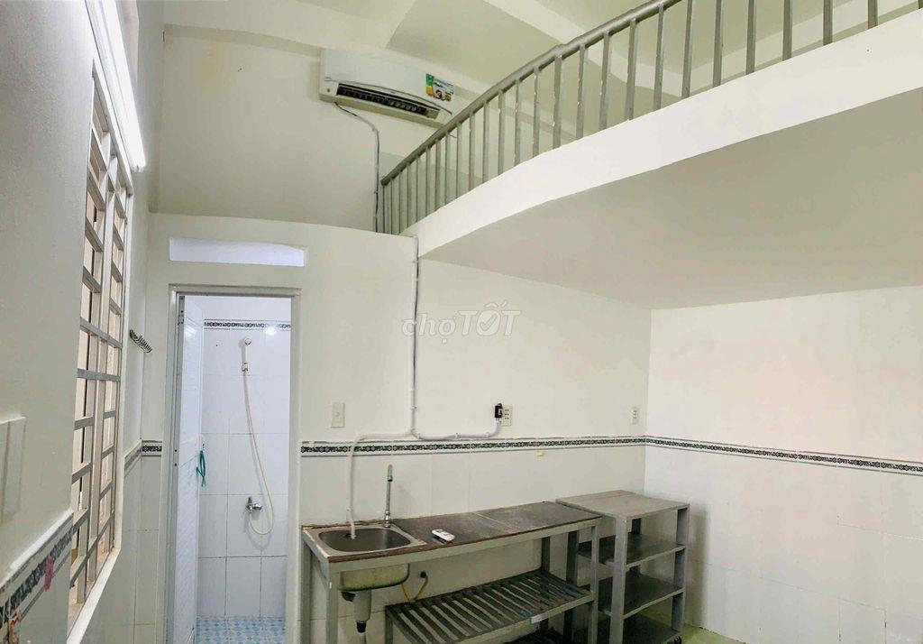 TRỌ GÁC CAO ĐI BỘ ĐẾN ĐH UFM CÓ THANH MÁY