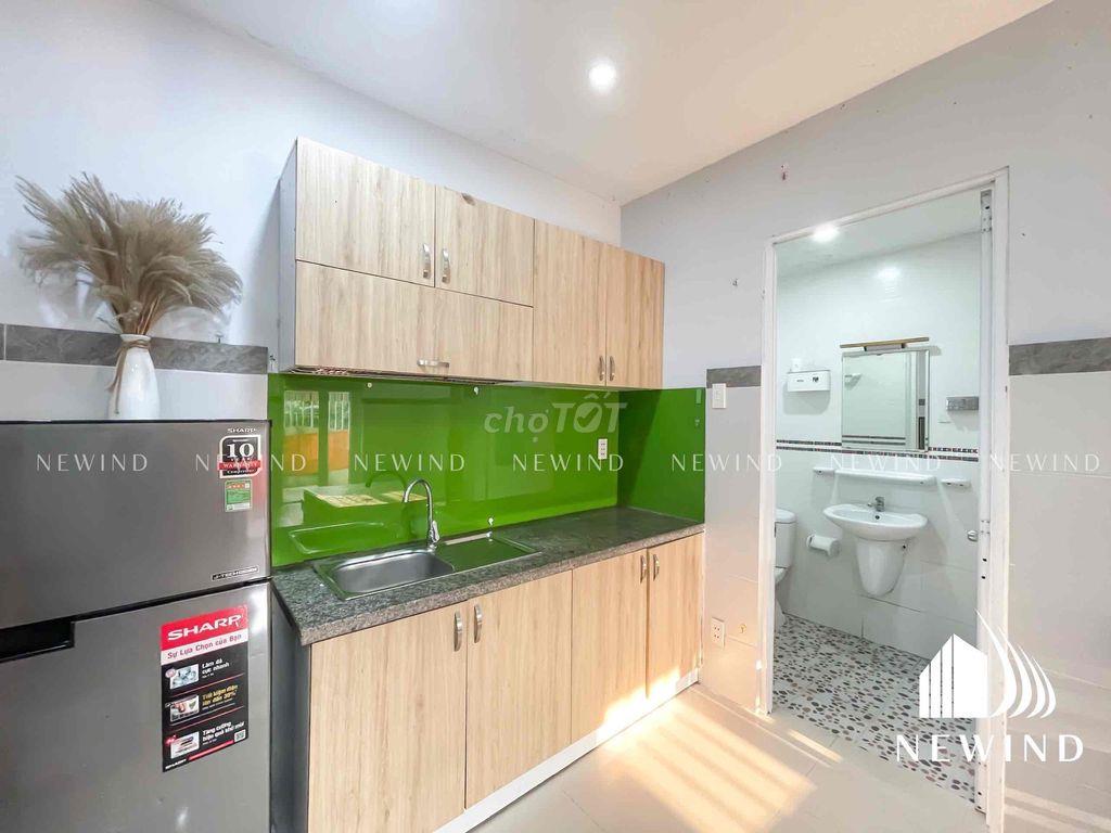 STUDIO BAN CÔNG CÁCH ĐH TDT 1km Ở ĐƯỢC 3-4 NGƯỜI