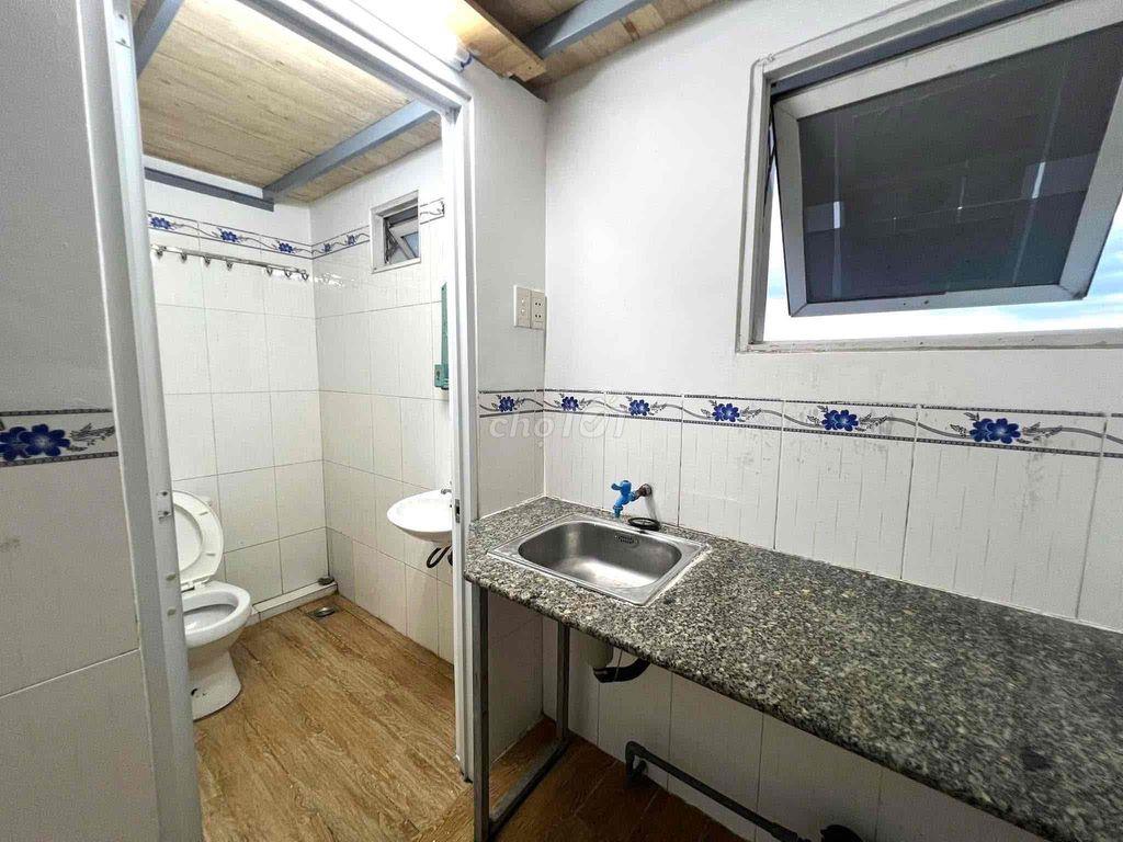TRỌ GÁC CAO CỬA SỔ TRỜI GẦN ĐH TDT