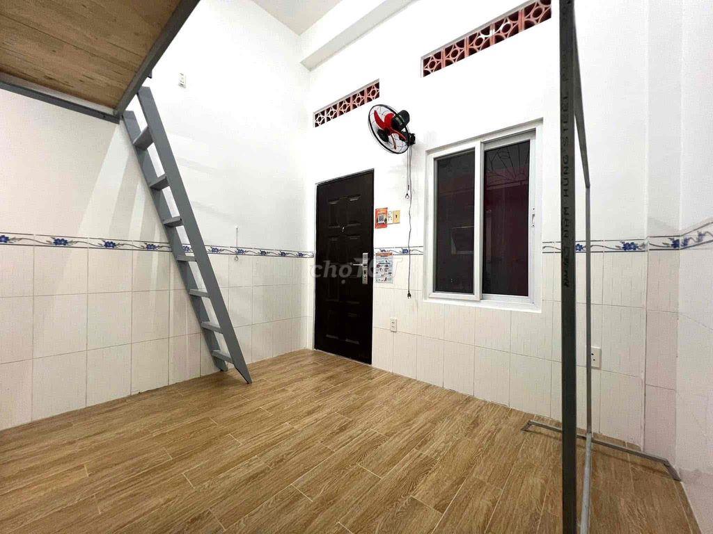 TRỌ GÁC CAO CỬA SỔ TRỜI GẦN ĐH TDT