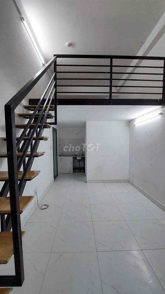 PHÒNG GÁC CÓ CHỖ PHƠI ĐỒ RIÊNG CÁCH ĐH UFM 1km