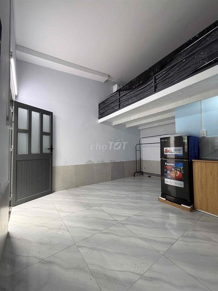GÁC LỬNG RỘNG 30m2 ĐẦY ĐỦ NỘI THỨC CÁCH UFM 2km
