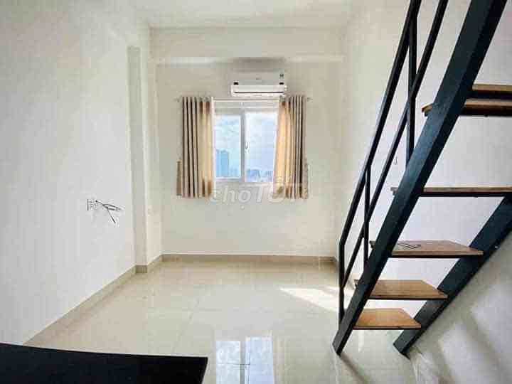 PHÒNG GÁC CAO CỬA SỔ GẦN ĐH UFM