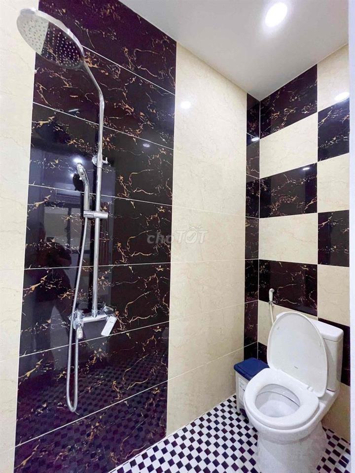CĂN HỘ STUDIO CÁCH VHU HUFLIT 8p ĐI XE