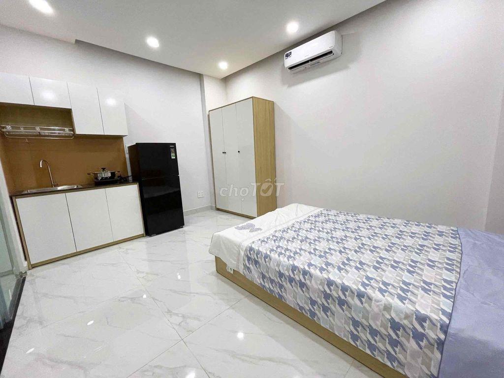 CĂN HỘ STUDIO CÁCH VHU HUFLIT 8p ĐI XE