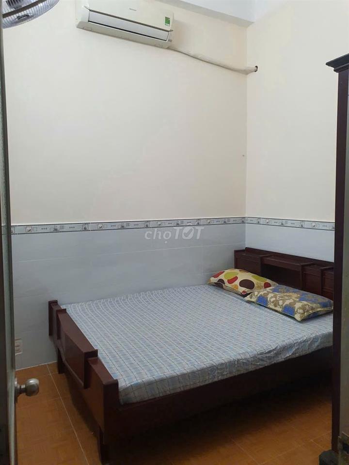 CHO THUÊ NHÀ NGUYÊN CĂN-HẺM XE HƠI-1 TRỆT-1 LẦU-MAY LANH- 4PN-2WC-11tr