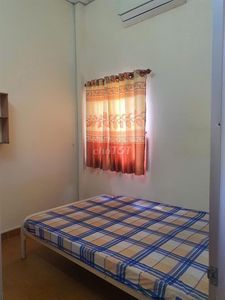 CHO THUÊ NHÀ NGUYÊN CĂN-HẺM XE HƠI-1 TRỆT-1 LẦU-MAY LANH- 4PN-2WC-11tr