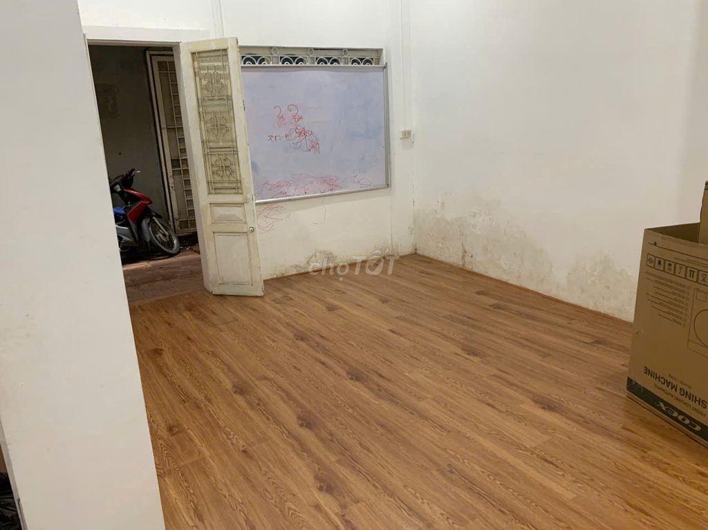 Cho thuê nhà, DT 45m2, ngõ 210 Hoàng Quốc Việt