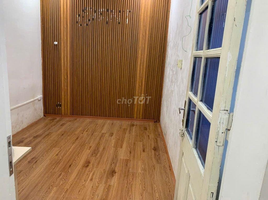 Cho thuê nhà, DT 45m2, ngõ 210 Hoàng Quốc Việt