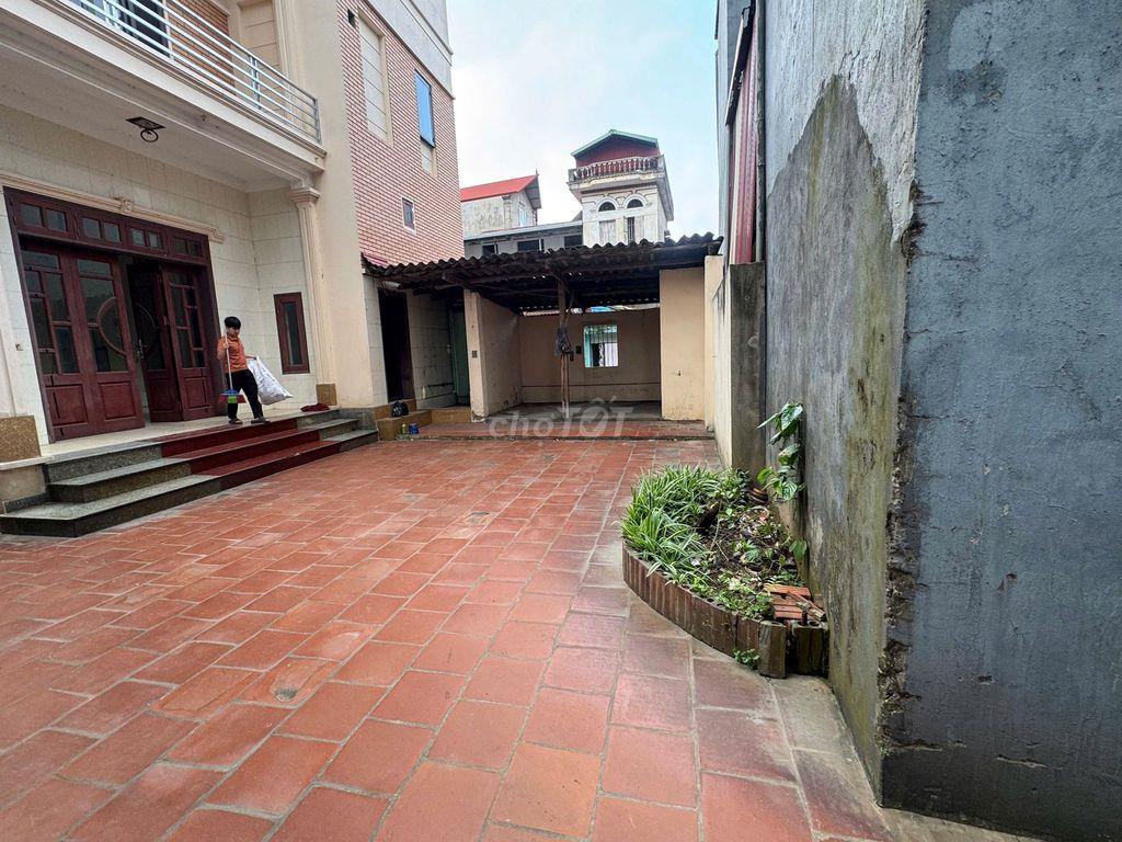 Cho thuê nhà 3 tầng diện tích 186m2